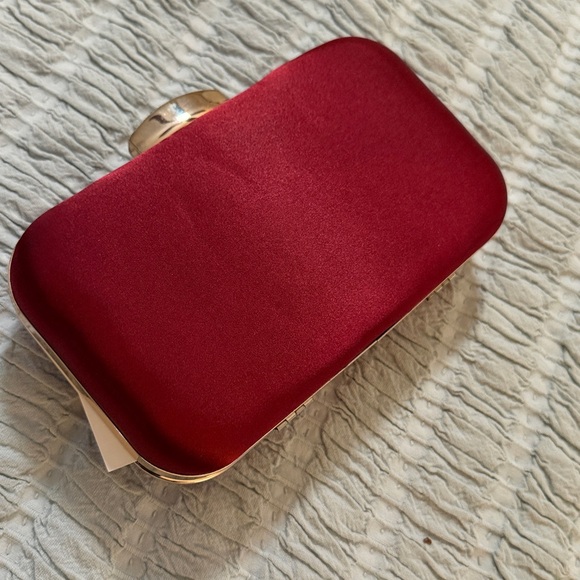 Floral Embroidered Clutch - Red and Green - Picture 2 of 4